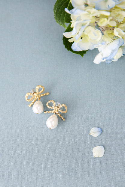Classic Bows with Pearl Drop